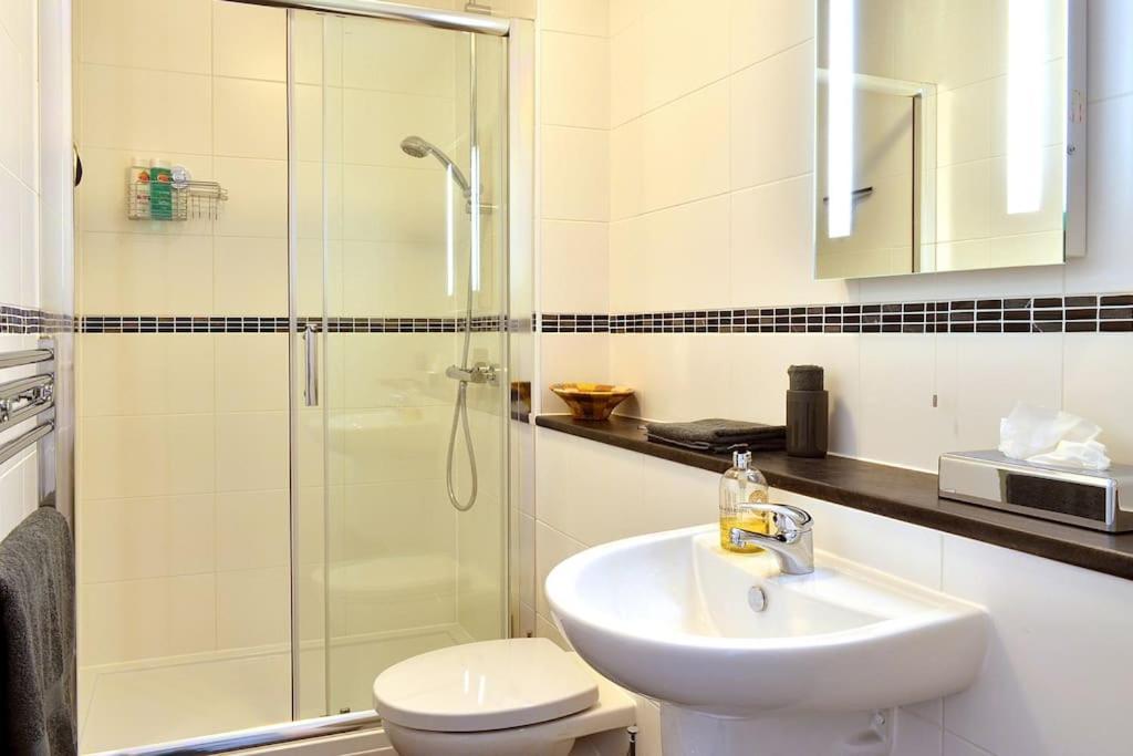**Spotless, Bright 2 Double Bed, Period Features** Apartment Bath Exterior photo